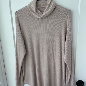 American Eagle AE Blush Lightweight Turtle Neck
